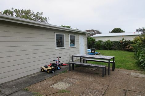 Photo of property in 120 Tutere Street, Waikanae Beach, Waikanae, 5036