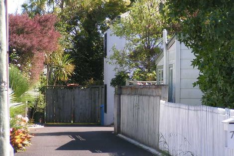 Photo of property in 1/7 Vincent Road, Northcote Point, Auckland, 0627