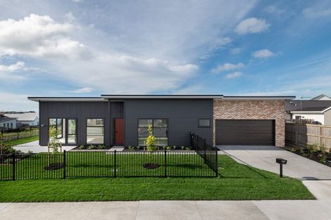 Photo of property in 1 Tiromoana Drive, Red Beach, 0932