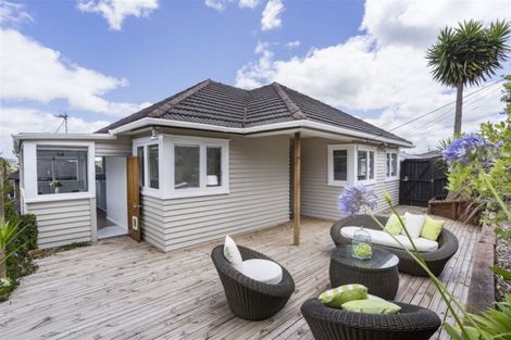 Photo of property in 1/40 Carlisle Road, Browns Bay, Auckland, 0630