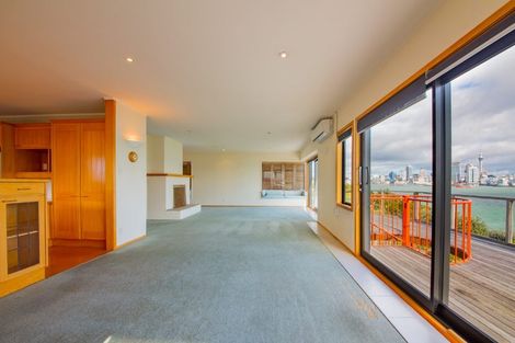 Photo of property in 106a Stanley Point Road, Stanley Point, Auckland, 0624