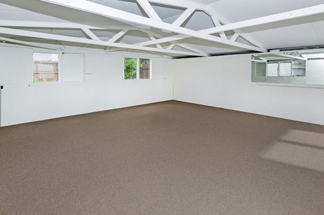 Photo of property in 2 Navigator Place, Papatoetoe, Auckland, 2025