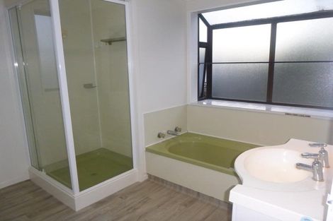 Photo of property in 12 Sumich Place, West Harbour, Auckland, 0618