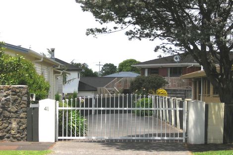 Photo of property in 41 Dignan Street, Point Chevalier, Auckland, 1022