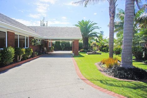 Photo of property in 1 Lewis Road, Pakuranga, Auckland, 2010