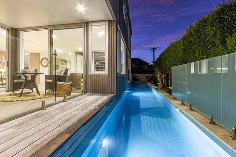 Photo of property in 21 Ocean View Road, Milford, Auckland, 0620