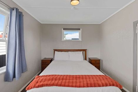 Photo of property in 3 Glenn Street, Castlecliff, Whanganui, 4501