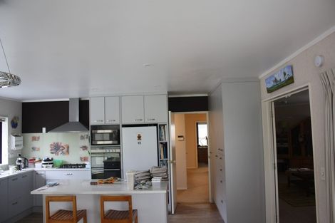 Photo of property in 4 Cranbrook Grove, Waikanae, 5036