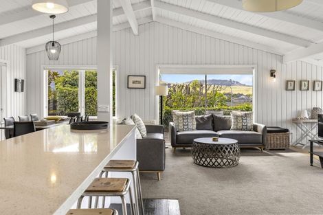 Photo of property in 6 Scenic Heights, Acacia Bay, Taupo, 3330