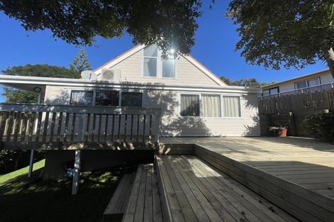 Photo of property in 2/28 Knightsbridge Drive, Forrest Hill, Auckland, 0620