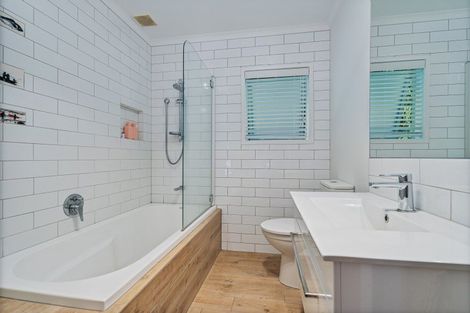 Photo of property in 56 Hahei Beach Road, Hahei, Whitianga, 3591