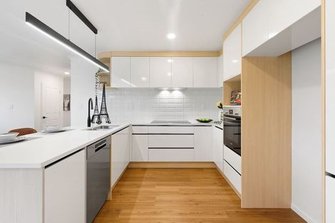 Photo of property in 36 Fleetwood Drive, Henderson, Auckland, 0612