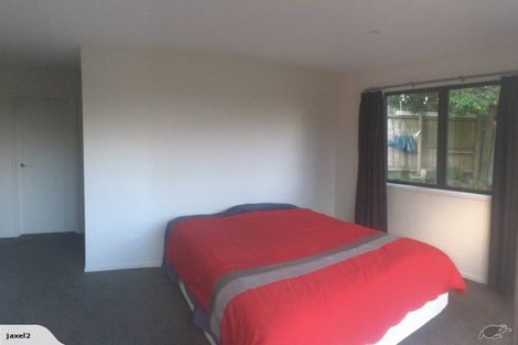 Photo of property in 29 Deverell Place, Northcross, Auckland, 0632