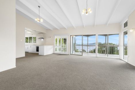 Photo of property in 99 Kawakawa Bay Coast Road, Kawakawa Bay, Papakura, 2585