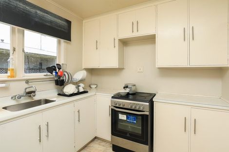 Photo of property in 21 Cricket Place, Melville, Hamilton, 3206