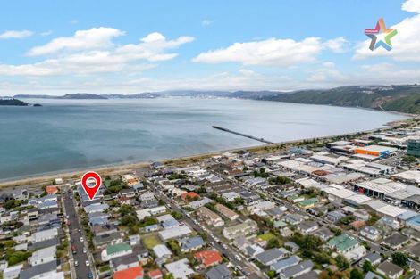 Photo of property in 11 Bay Street, Petone, Lower Hutt, 5012