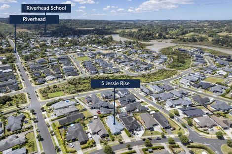 Photo of property in 5 Jessie Rise, Riverhead, 0820