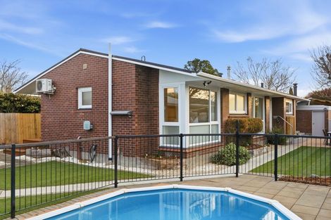 Photo of property in 6 Camelot Street, Ilam, Christchurch, 8041