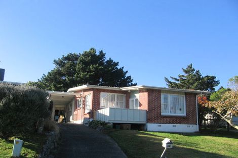 Photo of property in 28 Silverbirch Grove, Churton Park, Wellington, 6037