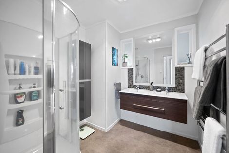 Photo of property in 70 Wishart Road, Helensville, 0800