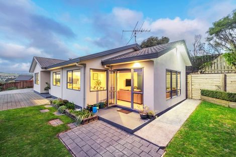 Photo of property in 1/2 Alister Way, Churton Park, Wellington, 6037