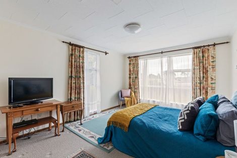 Photo of property in 10 Leon Place, Waitara, 4320