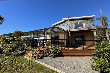 Photo of property in 255 Waikawa Road, Waikawa, Picton, 7220