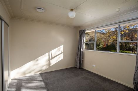 Photo of property in 7 Ormaglade Place, Millers Flat, Roxburgh, 9572