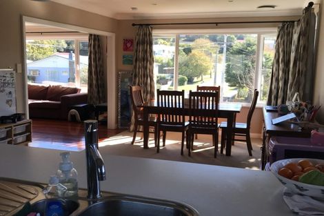 Photo of property in 3 Pembroke Street, Tawa, Wellington, 5028