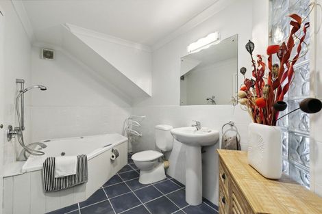 Photo of property in 14 Huxley Grove, Churton Park, Wellington, 6037