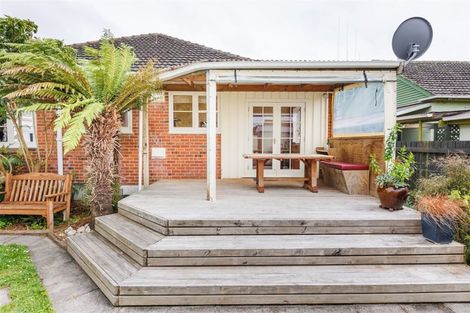 Photo of property in 55 Savage Crescent, West End, Palmerston North, 4412