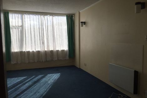 Photo of property in Beresford Apartments, 4/118 Russell Terrace, Berhampore, Wellington, 6023