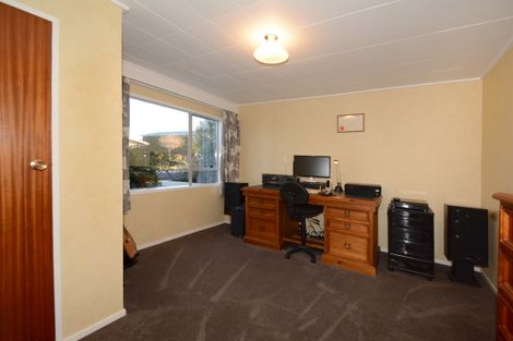 Photo of property in 13 Estuary Crescent, Fairfield, Dunedin, 9018