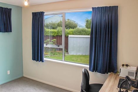 Photo of property in 46 Bellingham Place, Avonhead, Christchurch, 8042