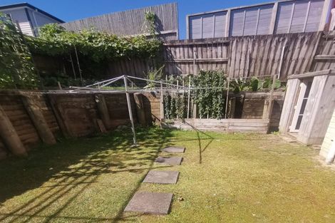 Photo of property in 2a Spencer Road, Pinehill, Auckland, 0632