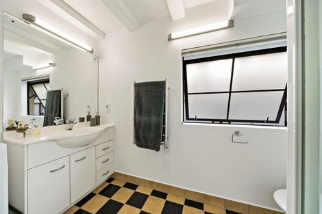 Photo of property in Dakota Buildings, 2c/3 Cheshire Street, Parnell, Auckland, 1052