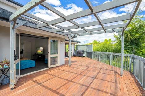 Photo of property in 19 Te Urunga Place, Acacia Bay, Taupo, 3330