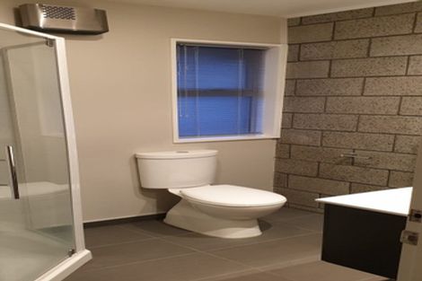 Photo of property in 142a Holly Road, St Albans, Christchurch, 8014