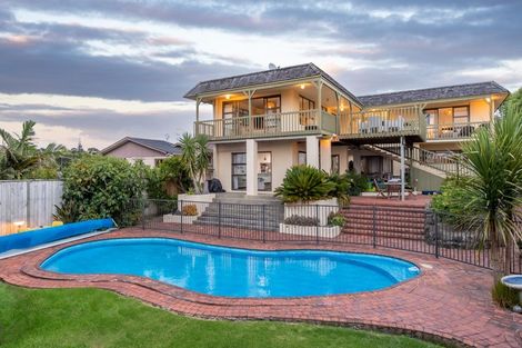 Photo of property in 14 Park Rise, Campbells Bay, Auckland, 0630