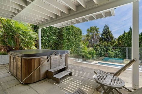 Photo of property in 26 Palmer Crescent, Mission Bay, Auckland, 1071