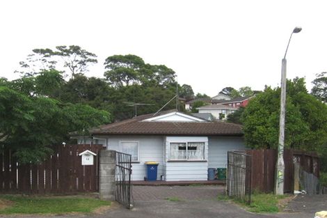 Photo of property in 12 Glenbury Place, Massey, Auckland, 0614