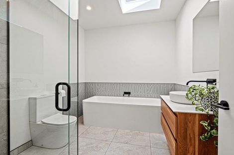 Photo of property in 18 Plough Street, Jacks Point, 9371