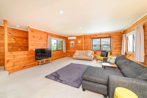 Photo of property in 125 Summerhill Drive, Fitzherbert, Palmerston North, 4410