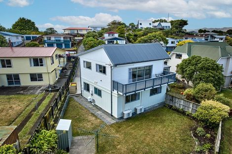 Photo of property in 109a Gloaming Hill, Titahi Bay, Porirua, 5022