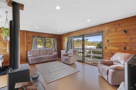 Photo of property in 18 Oaklands Grove, Clouston Park, Upper Hutt, 5018