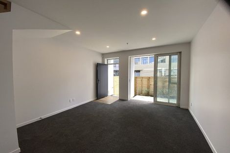 Photo of property in 2/30 Pirie Street, Mount Victoria, Wellington, 6011