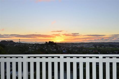Photo of property in 182 Sunset Road, Unsworth Heights, Auckland, 0632