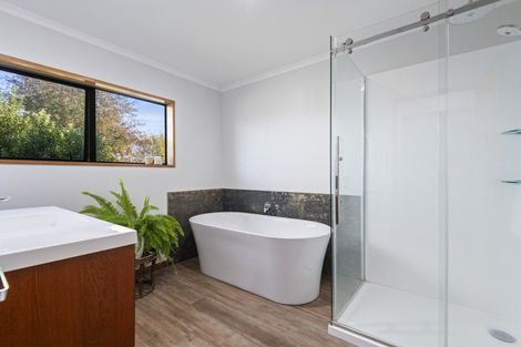 Photo of property in 61 Turitea Road, Fitzherbert, Palmerston North, 4472