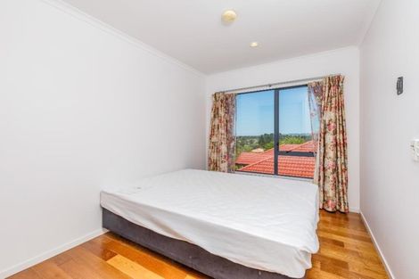 Photo of property in 12 Van Dyke Place, West Harbour, Auckland, 0618