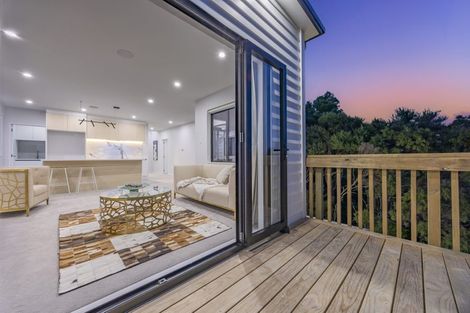 Photo of property in 254a Whangaparaoa Road, Red Beach, 0932